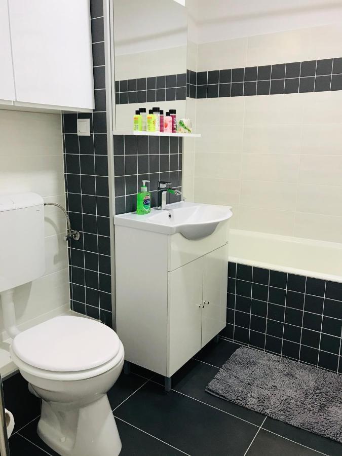 Comfy Apartment - Free Private Parking,Ac,Wi-Fi カレイ エクステリア 写真